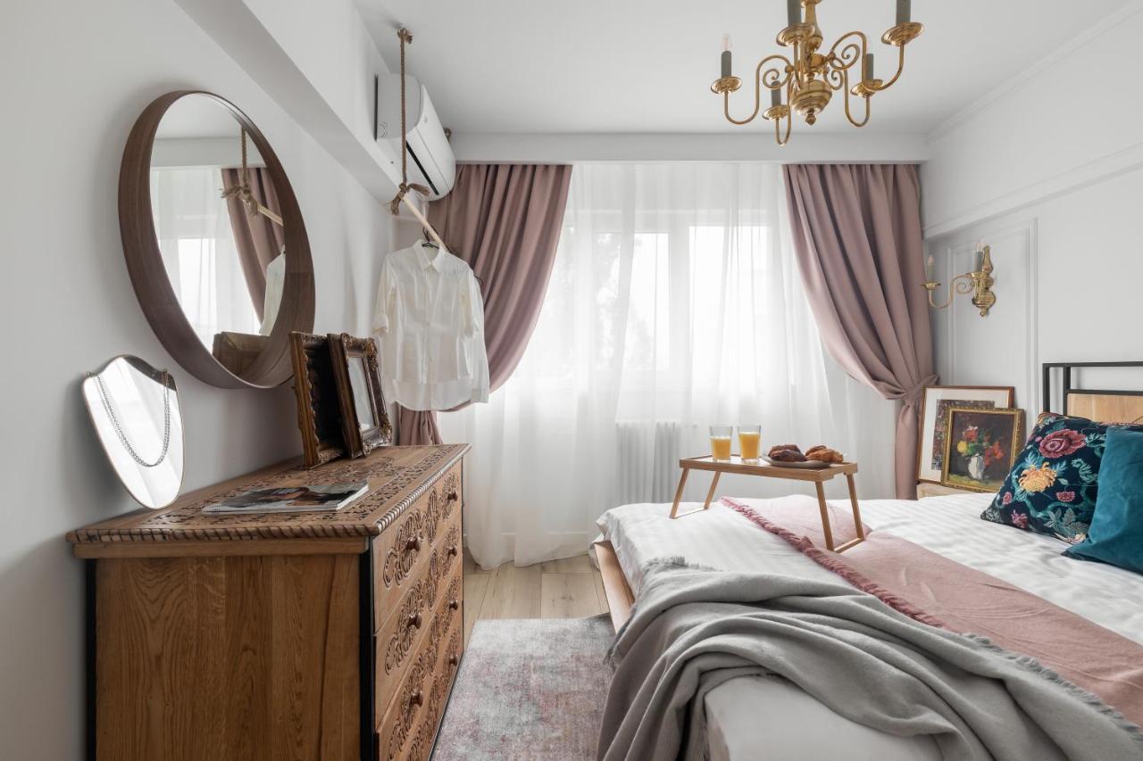 Eclectic 3 Bedroom Calea Victoriei By Urbanesq Bucharest Exterior photo