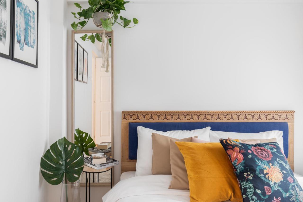 Eclectic 3 Bedroom Calea Victoriei By Urbanesq Bucharest Exterior photo